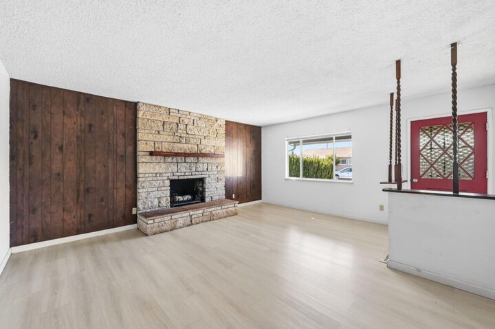 Property Photo:  26472 Hickory Avenue  CA 94544 