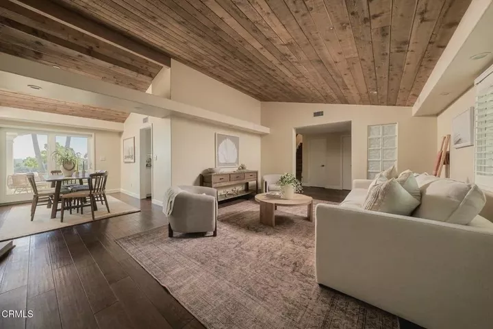 Property Photo: 1249 Colina Vista CA 93003