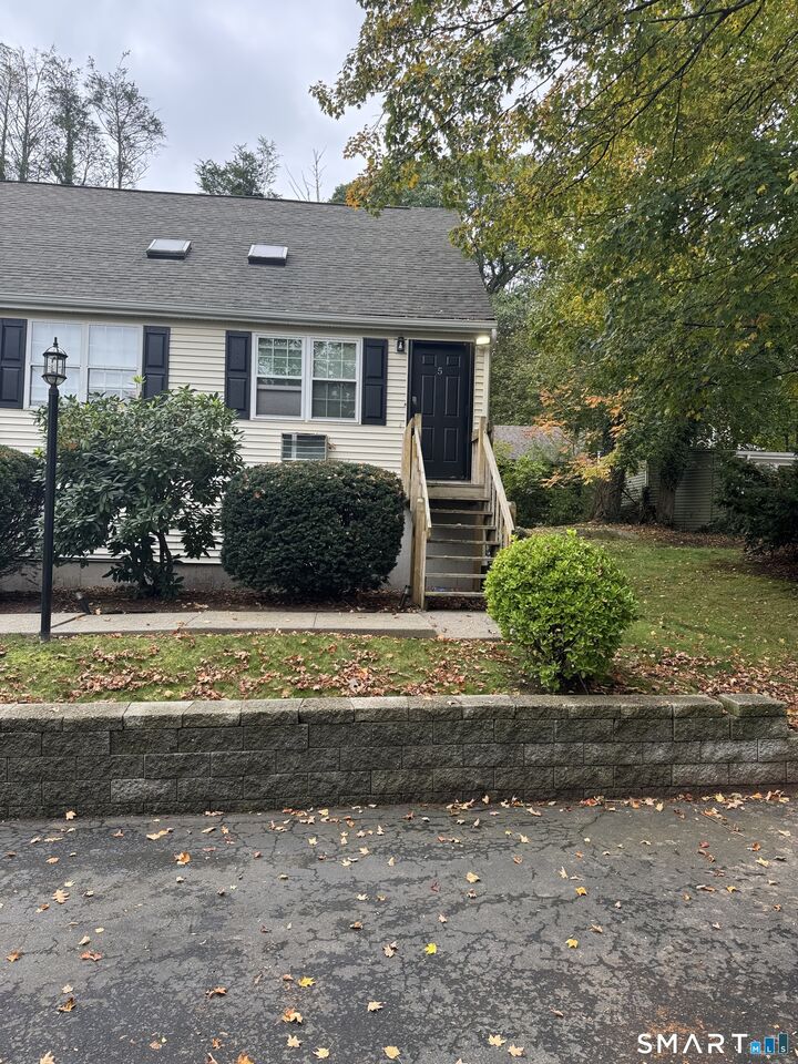 Property Photo: 115 East Grand Avenue 5 CT 06513