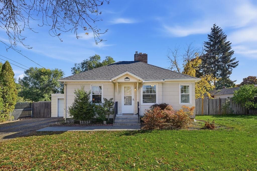 Property Photo:  517 S Bowdish Rd  WA 99206 
