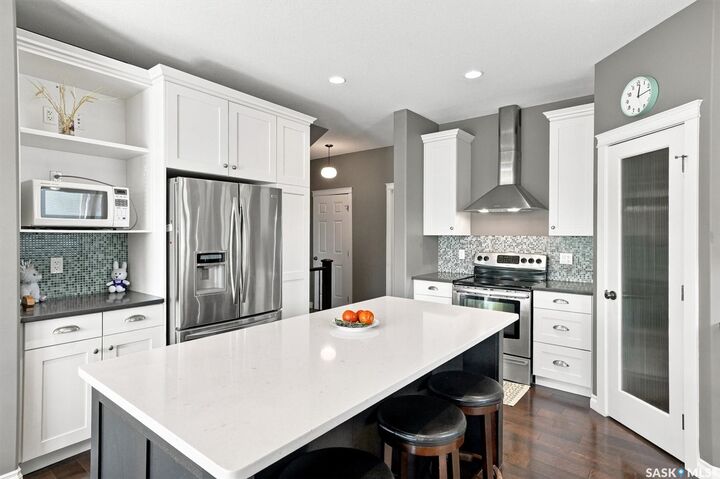 Property Photo:  1311 Shepherd Crescent  SK S7W 0B6 