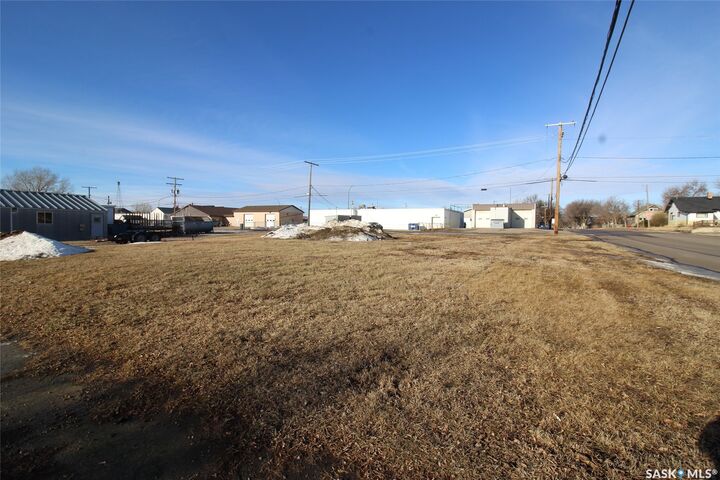 Property Photo:  185 2nd Avenue E  SK S0N 2M0 