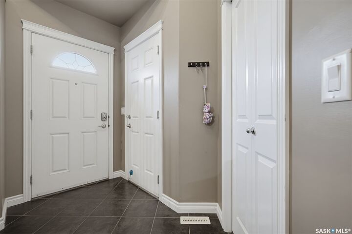 Property Photo:  522 Mahabir Lane  SK S7W 0J7 