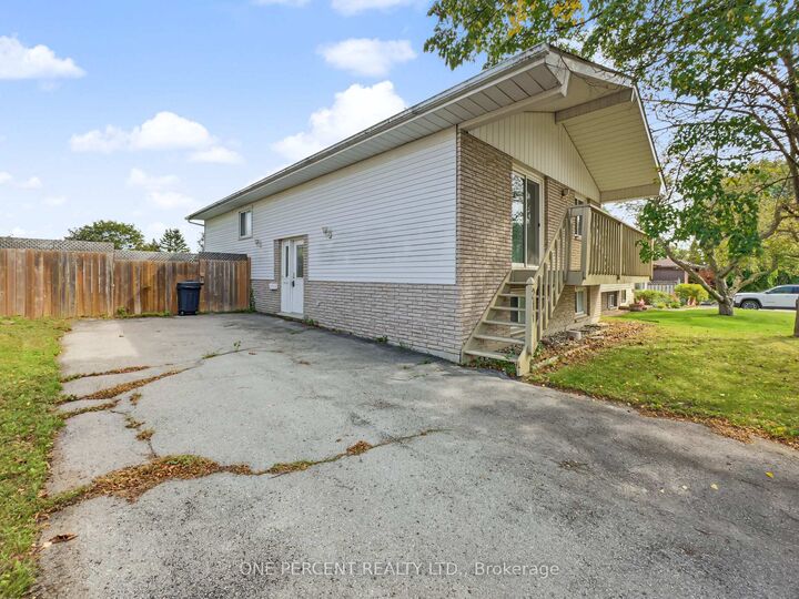 Property Photo:  211 Reid Street  ON K8V 5W4 