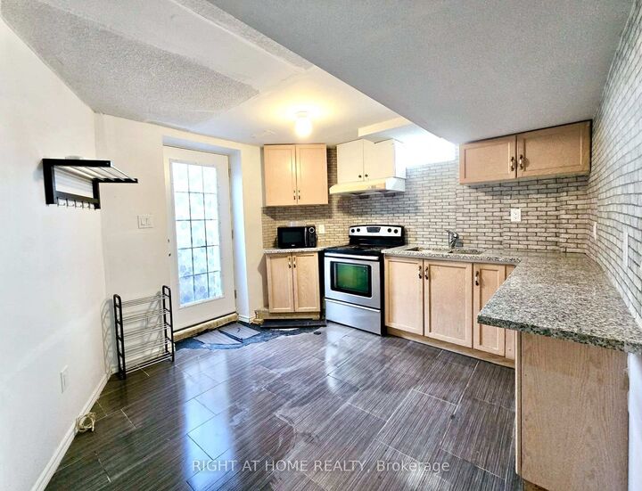 Property Photo:  55 Velvet Grass Lane B  ON L6R 1W1 