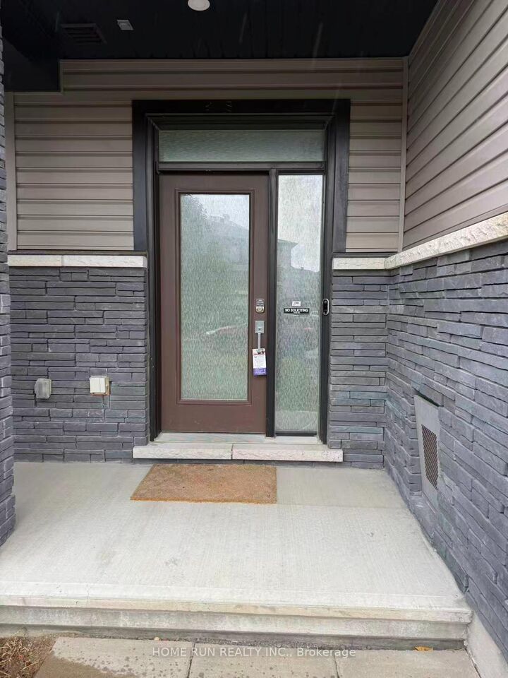 Property Photo:  99 Natare Place  ON K2T 0P3 