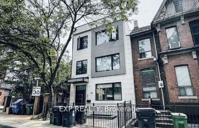 Photo de la propriété:  271 Ontario Street 4  ON M5A 2V6 