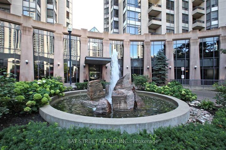 Photo de la propriété:  5 Northtown Way 1107  ON M2N 7A1 