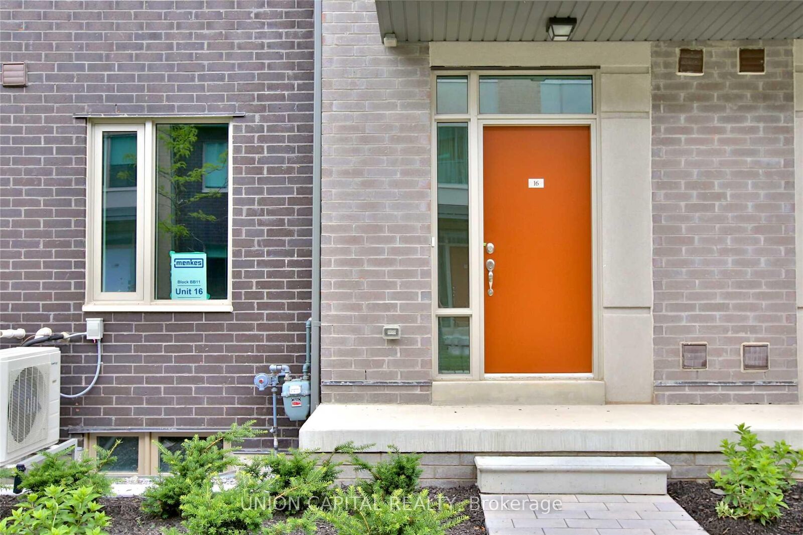 Property Photo:  18 Applewood Lane 16  ON M9C 0C1 
