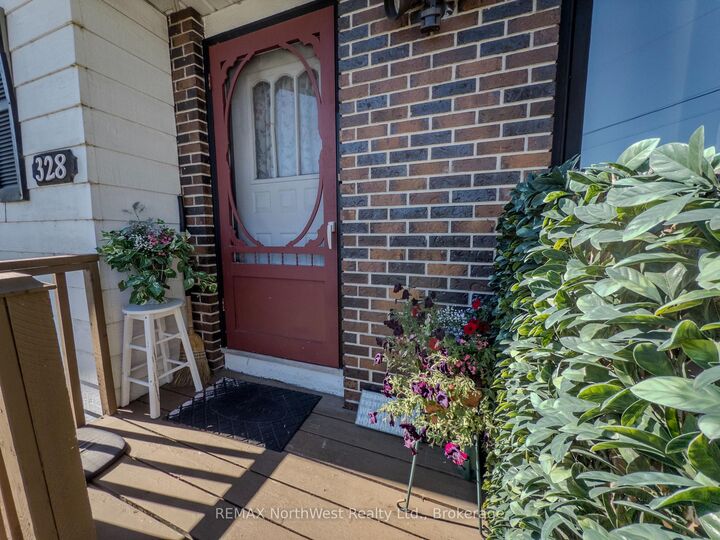 Property Photo:  328 Ninth Avenue S  ON P9N 2J3 