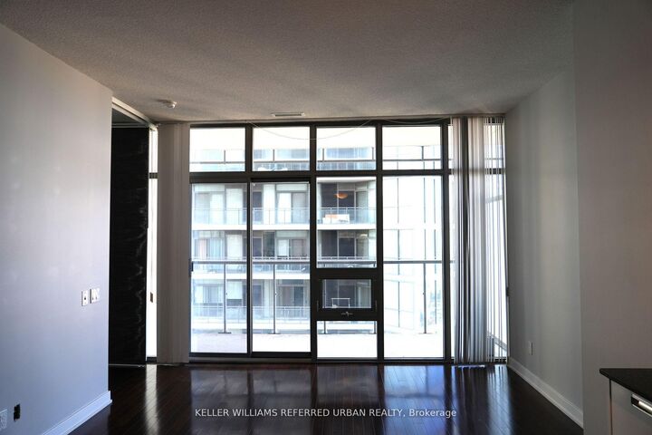 Property Photo:  33 Charles Street E 3401  ON M4Y 0A2 