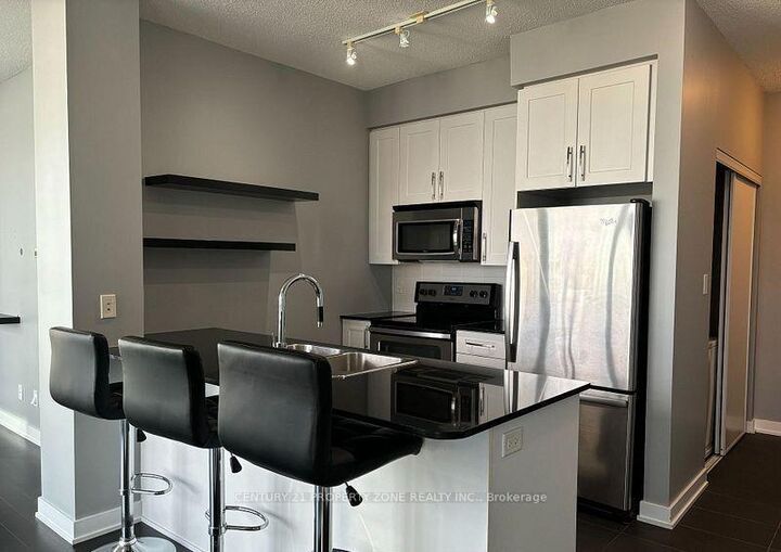 Property Photo:  4065 Brickstone Mews 2902  ON L5B 0G3 