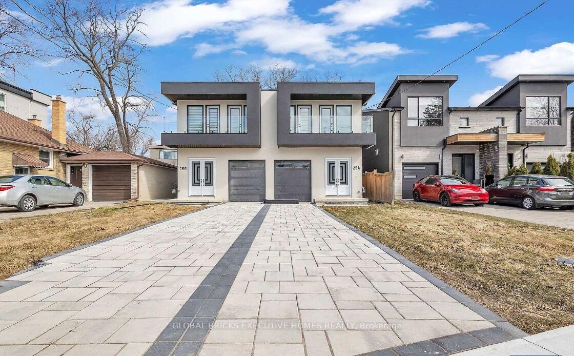 Property Photo:  25A Pine Avenue N  ON L5H 2P9 
