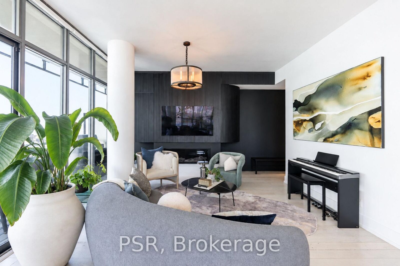 Property Photo:  33 Charles Street E 4505  ON M4Y 0A2 