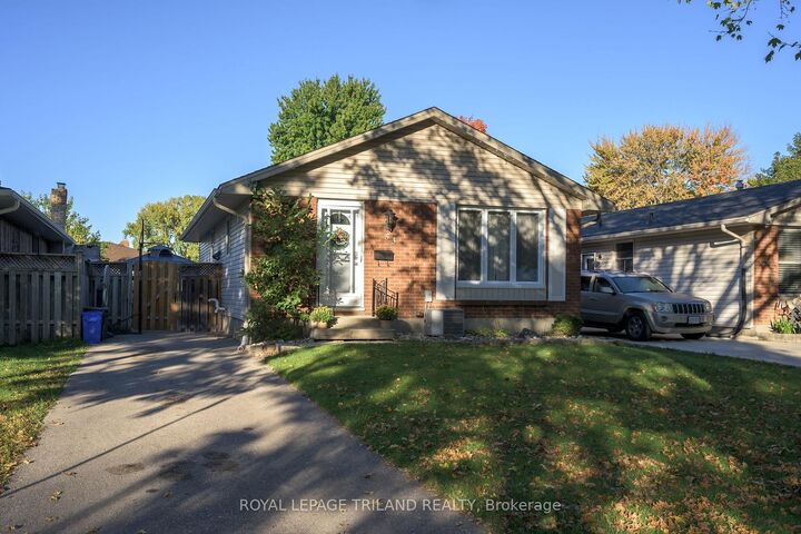 Property Photo:  53 Stroud Crescent  ON N6E 1Z5 