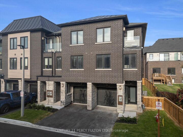 Property Photo:  6635 Clock Court 6  ON L5W 1N2 