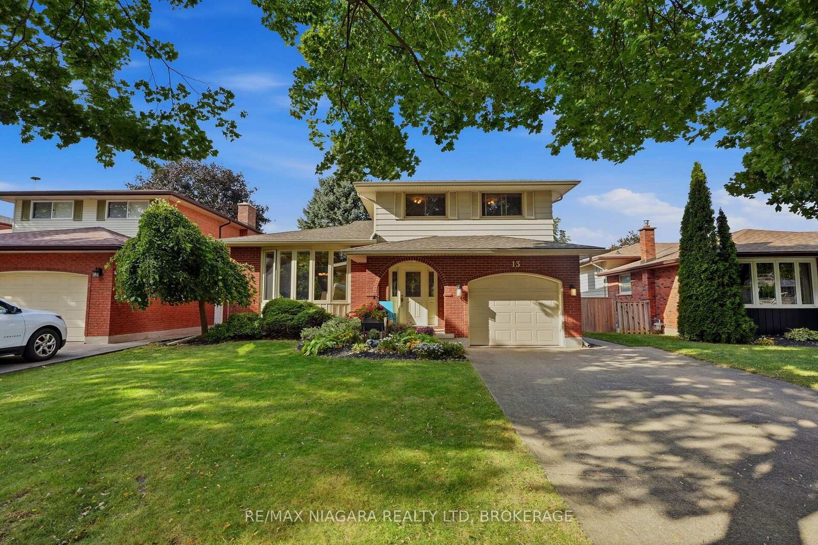 Property Photo:  13 Chatham Road  ON L2M 4N7 