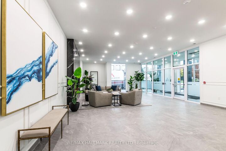 Property Photo:  71 Wyndham Street S 701  ON N1E 5R3 
