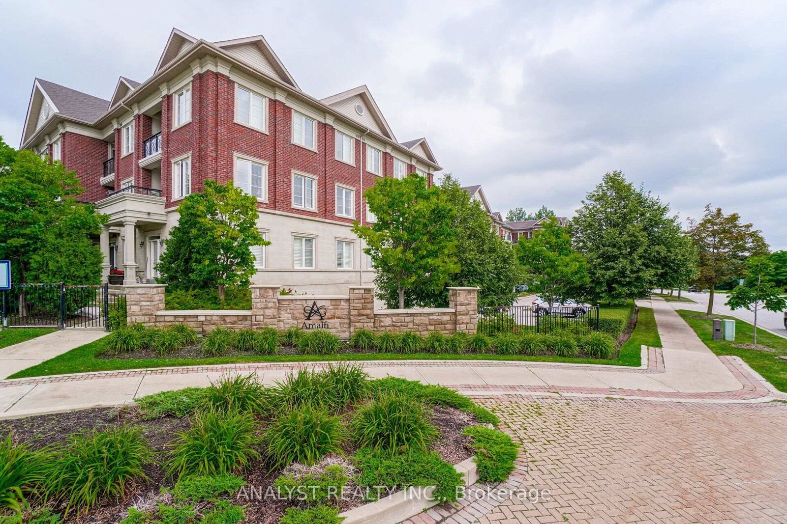 Property Photo:  9519 Keele Street 221  ON L6A 4A2 