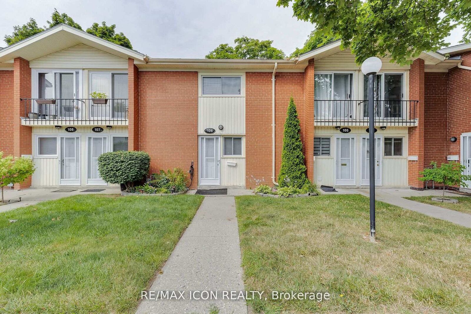 Property Photo:  1090 Kipps Lane 106  ON N5Y 1V4 