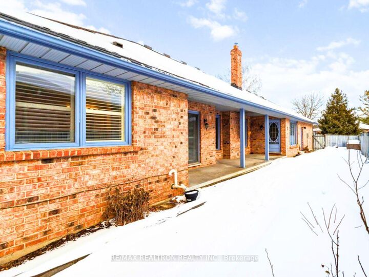 Property Photo:  75 Sunnyside Drive  ON N5X 3M4 