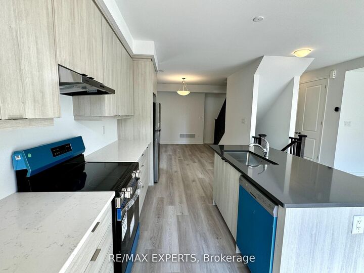 Property Photo:  17 Pearen Lane  ON L9J 0G5 