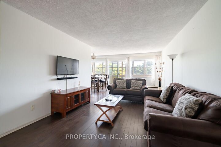 Property Photo:  45 Westmount Road N 404  ON N2L 2R3 