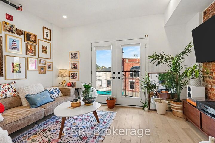 Property Photo: 1171 Dundas Street 3 ON M6J 1X3