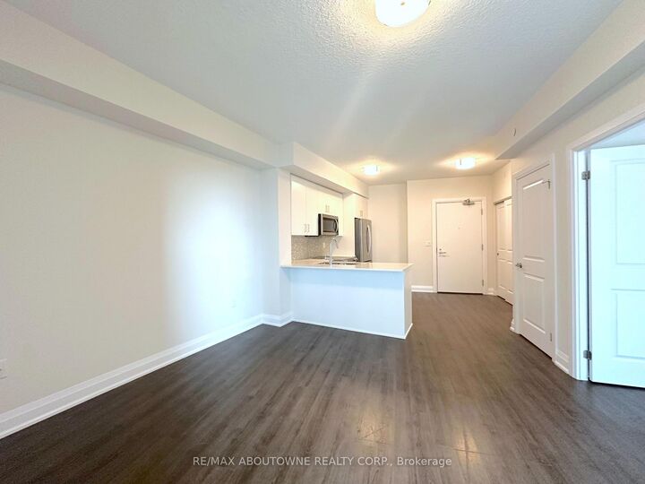 Property Photo:  2333 Taunton Road 533  ON L6H 0N5 