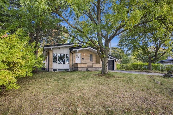 Property Photo:  246 Hillcrest Road  ON N3H 1B2 