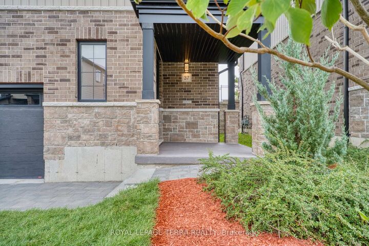 Property Photo: 2610 Kettering Place 37 ON N6M 0J4