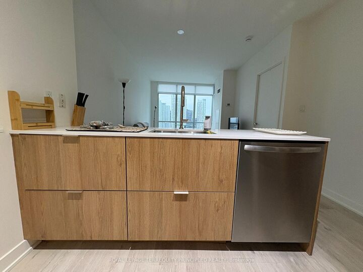 Property Photo:  11 Brunel Court 2602  ON M5V 3Y3 