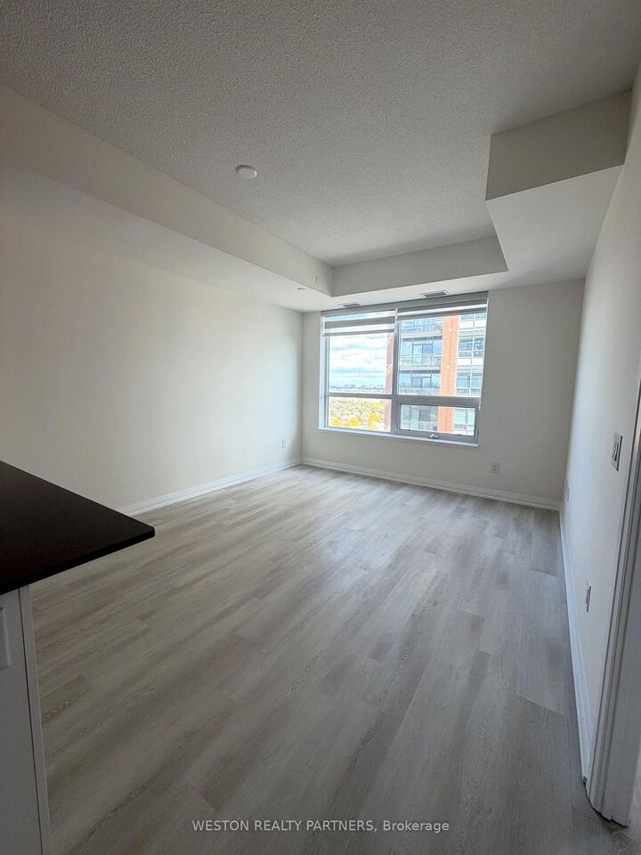 Property Photo:  3260 Sheppard Avenue 1705  ON M1T 0B5 