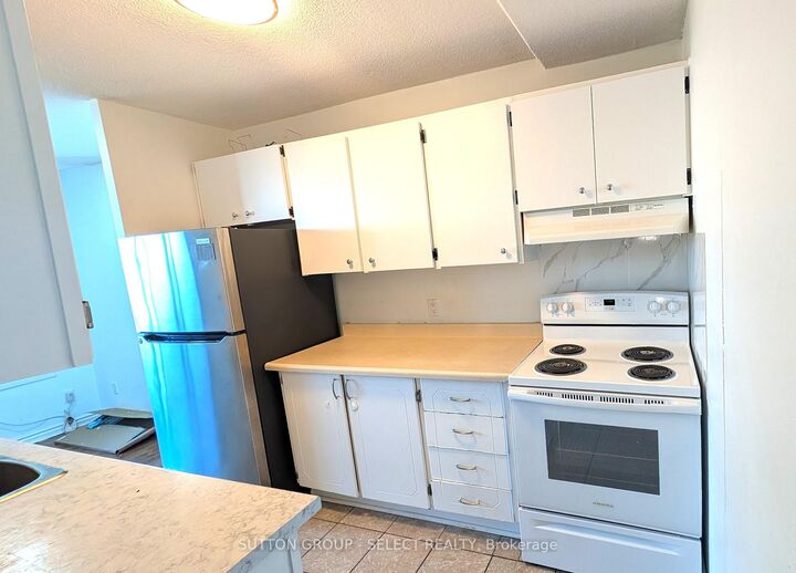 Property Photo: 1105 Jalna Boulevard 1501 ON N6E 2S9
