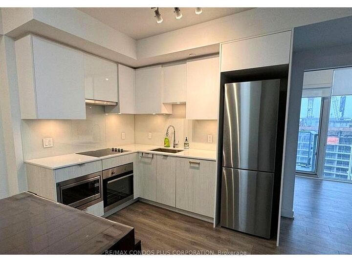 Property Photo: 195 Redpath Avenue 3212 ON M4P 0E4