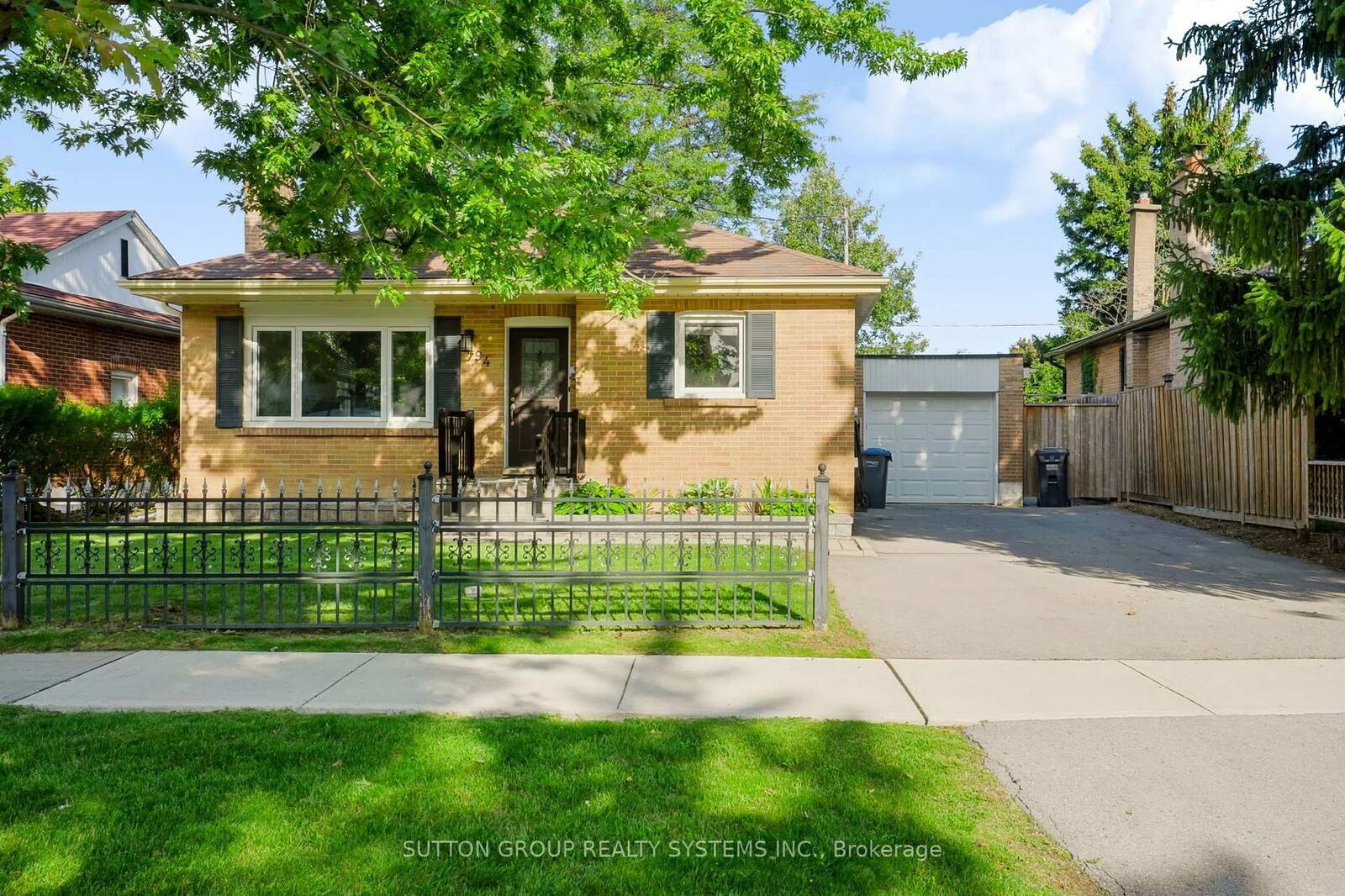 Property Photo:  94 Harold Street  ON L6Y 1E6 
