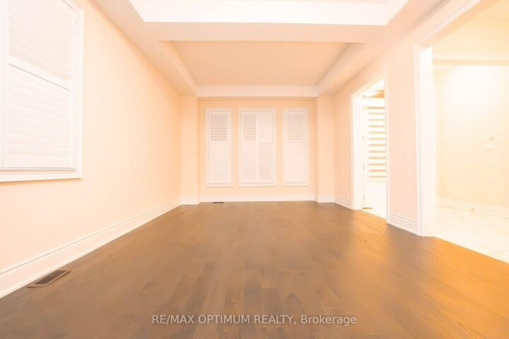 Property Photo:  24 Selwood Drive  ON L6P 4R5 