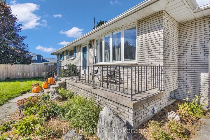 Property Photo:  623 King Street W  ON N7M 1H7 