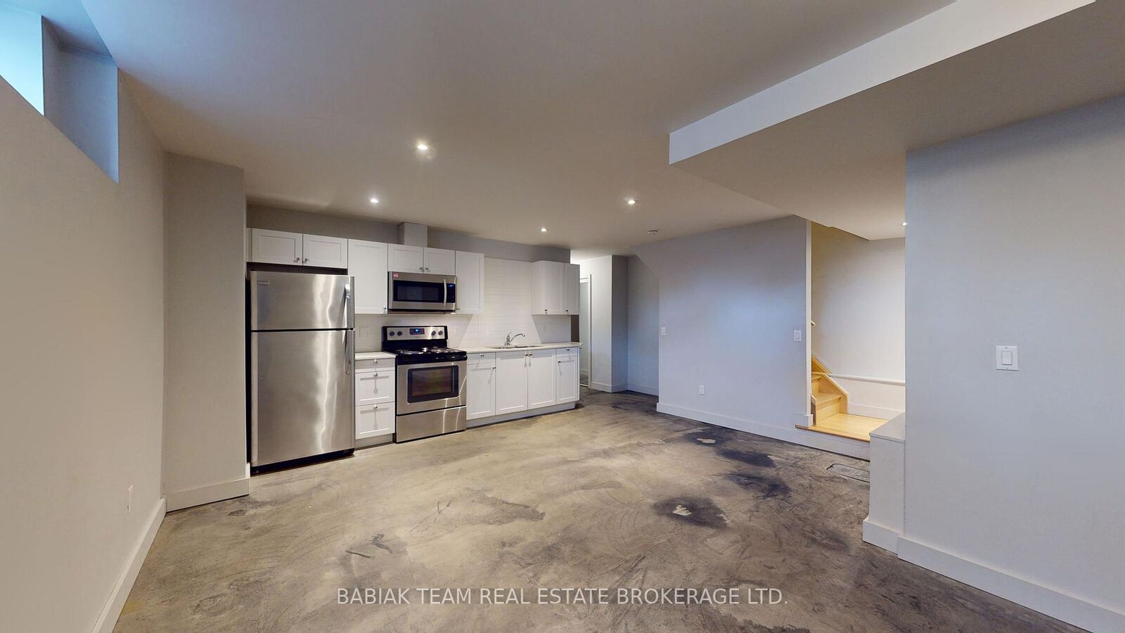 Property Photo:  187 Jane Street B2  ON M6S 3Y8 
