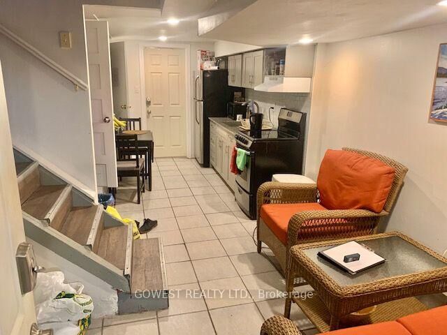 Property Photo:  487 Indian Grove # 3  ON M6P 2J1 