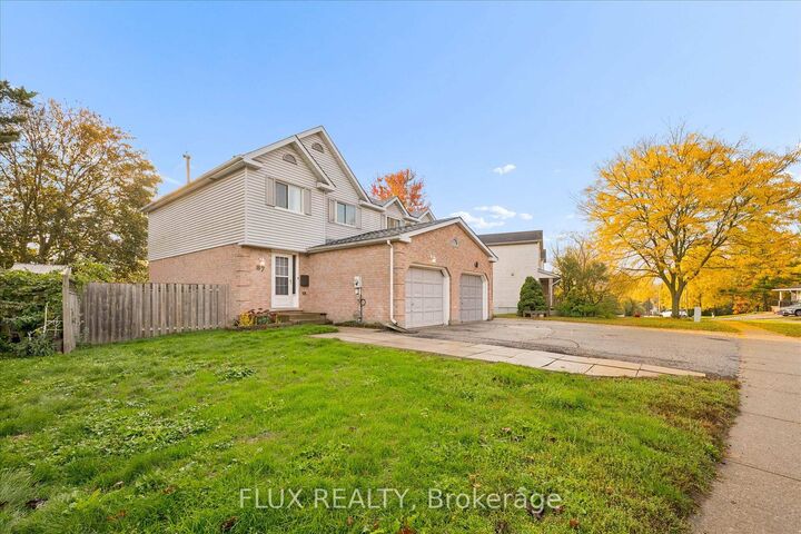 Property Photo:  87 Poplar Drive  ON N3C 3X3 