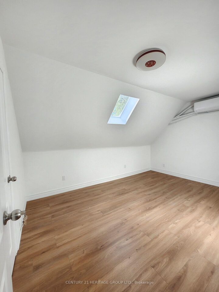 Property Photo:  1356 Avenue Road 3  ON M5N 2H2 