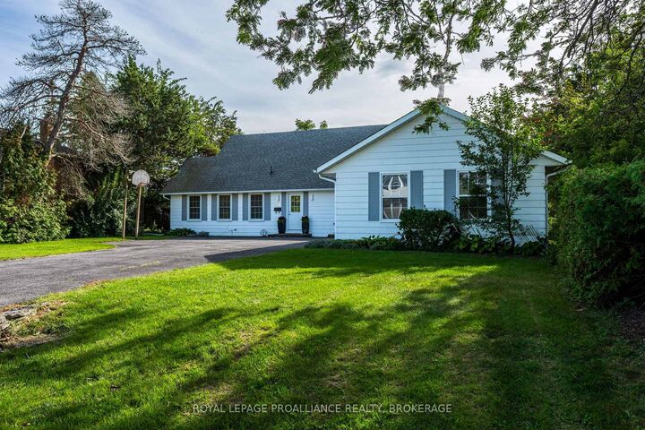 Property Photo:  34 Cambridge Crescent  ON K7N 1R3 