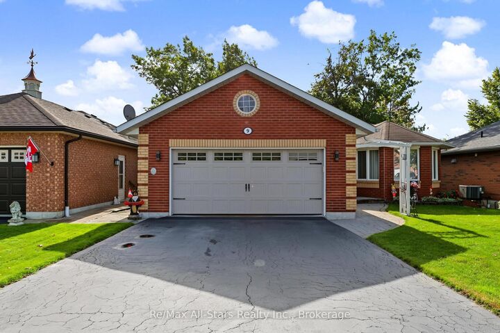 Property Photo:  9 Hillview Drive  ON K0M 1A0 