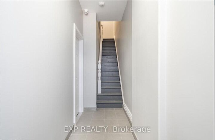 Property Photo:  102 Wellington Street N 1  ON L8R 1N3 