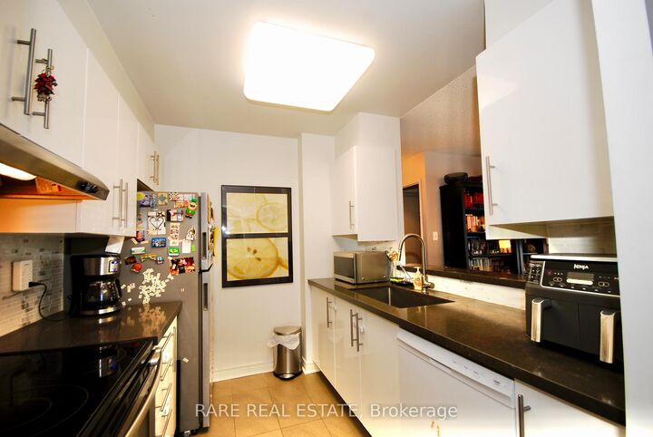 Property Photo:  70 Mill Street Sp02  ON M5A 4R1 