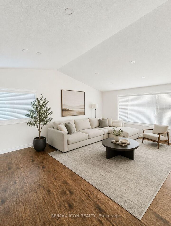 Property Photo:  201 Biltmore Drive  ON N0M 1T0 