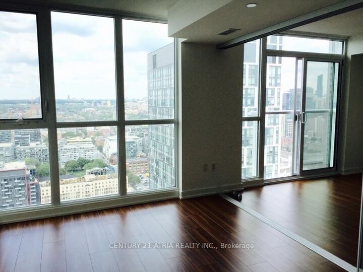 Property Photo:  85 Queens Wharf Road 4210  ON M5V 0J9 