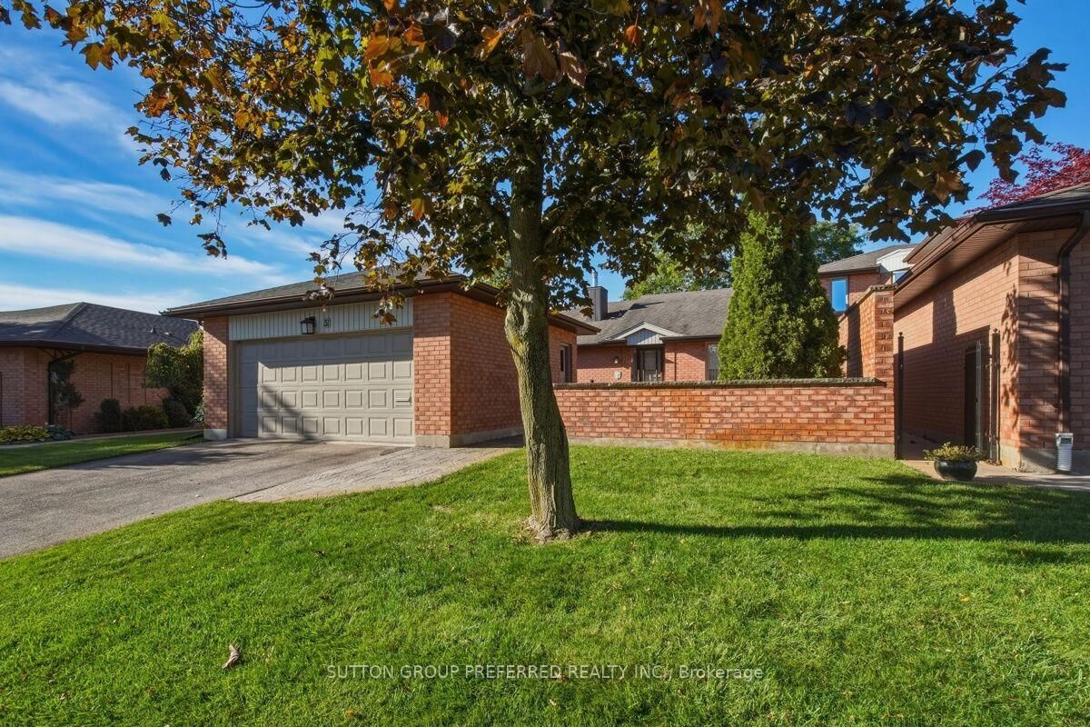 Property Photo: 55 Fiddlers Green Road 31 ON N6H 4T8