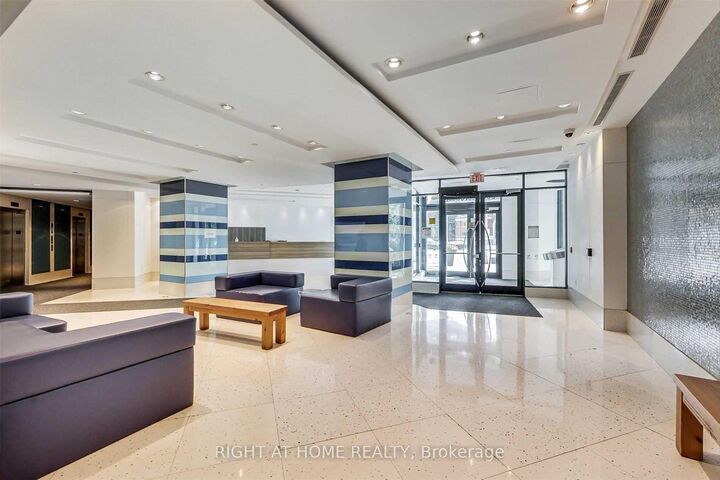 Property Photo:  600 Fleet Street 734  ON M5V 1B7 